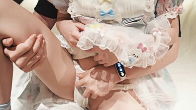 极品洛丽塔萝莉 小兔叽 跟金主线下啪啪 被金主抠逼揉奶 暴力抽插白虎嫩穴 娇喘声让人酥麻！